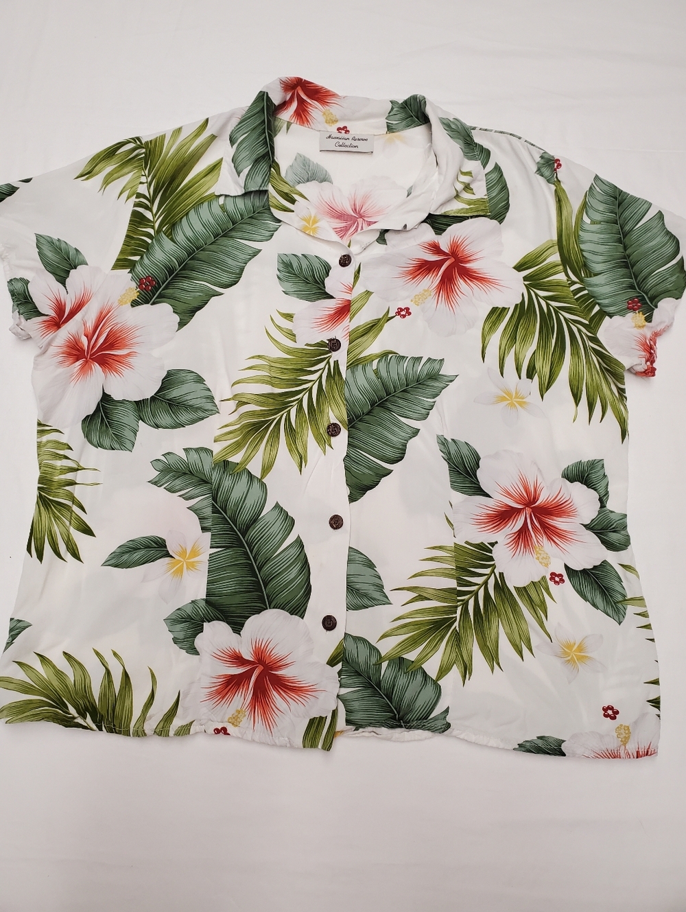 Hawaiian Reserve Collection Tropical Hibiscus Floral Button Front Hawaiian Shirt